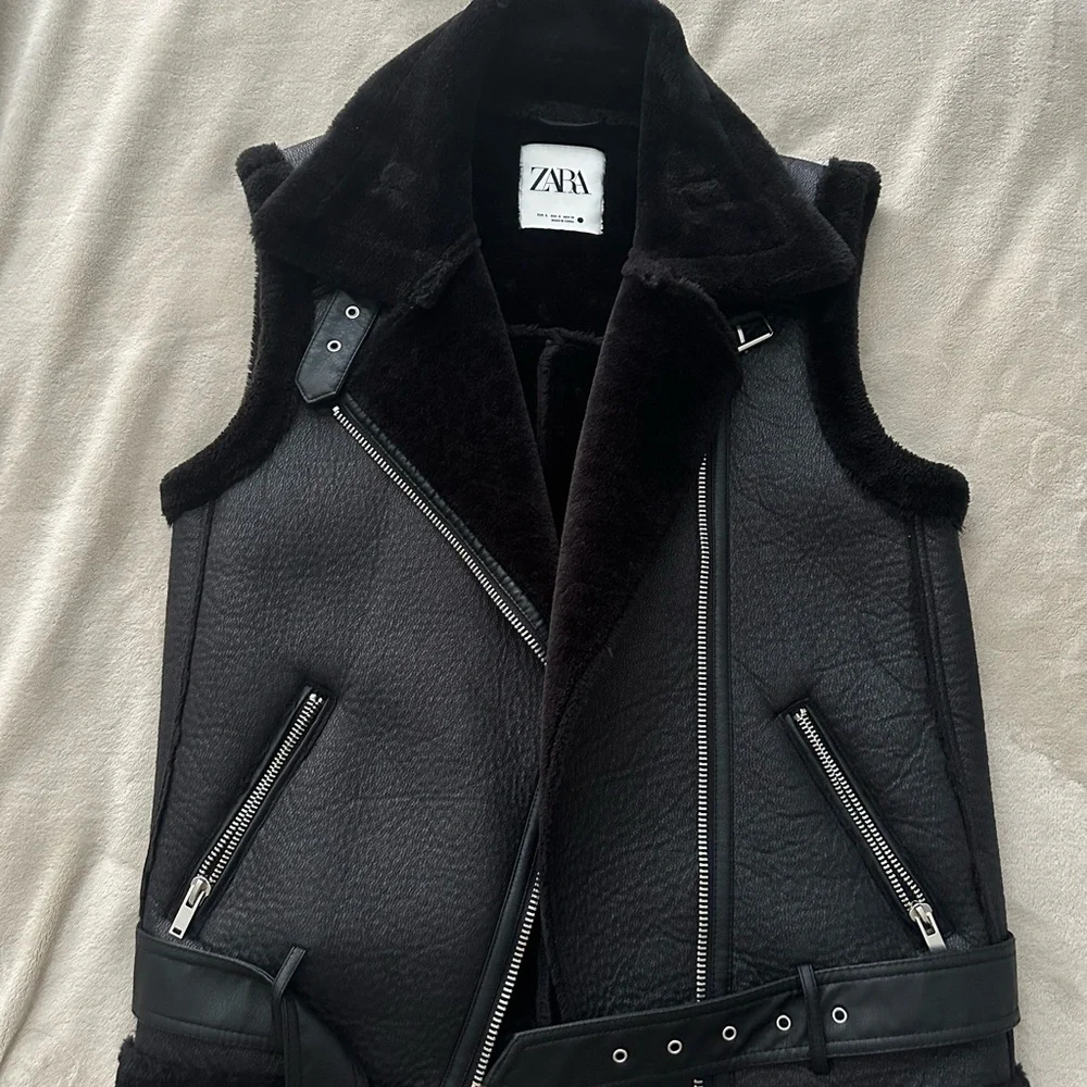 Zara Black Faux Fur Jacket - Picture 1 of 3